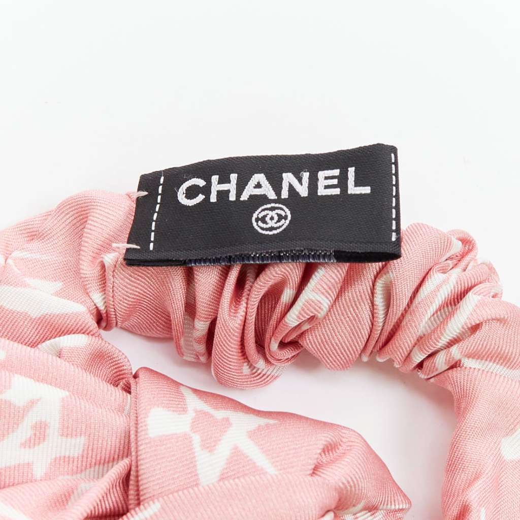 Chanel Silk Star Scrunchie Pink Very good - Box View