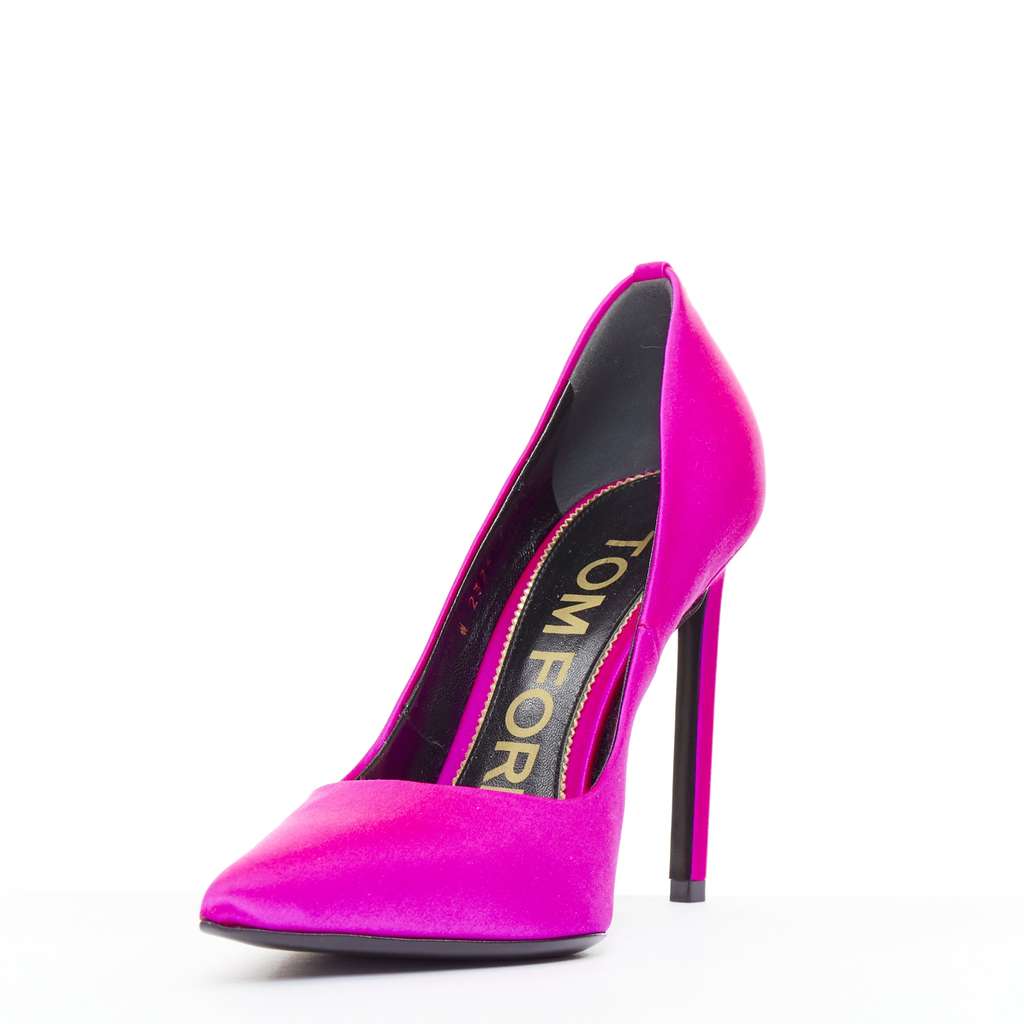 Tom Ford Pink Satin Pumps Pink Silk Very good condition - Model View