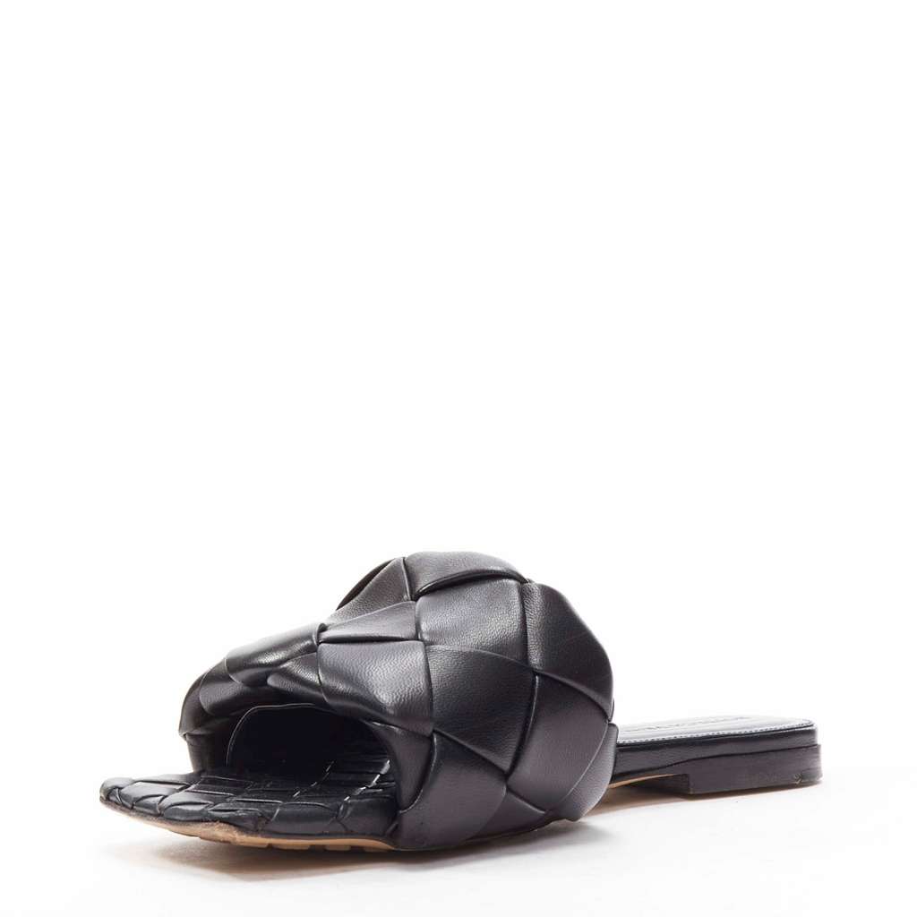 Bottega Veneta Lido Black Leather Never worn - Inside View
