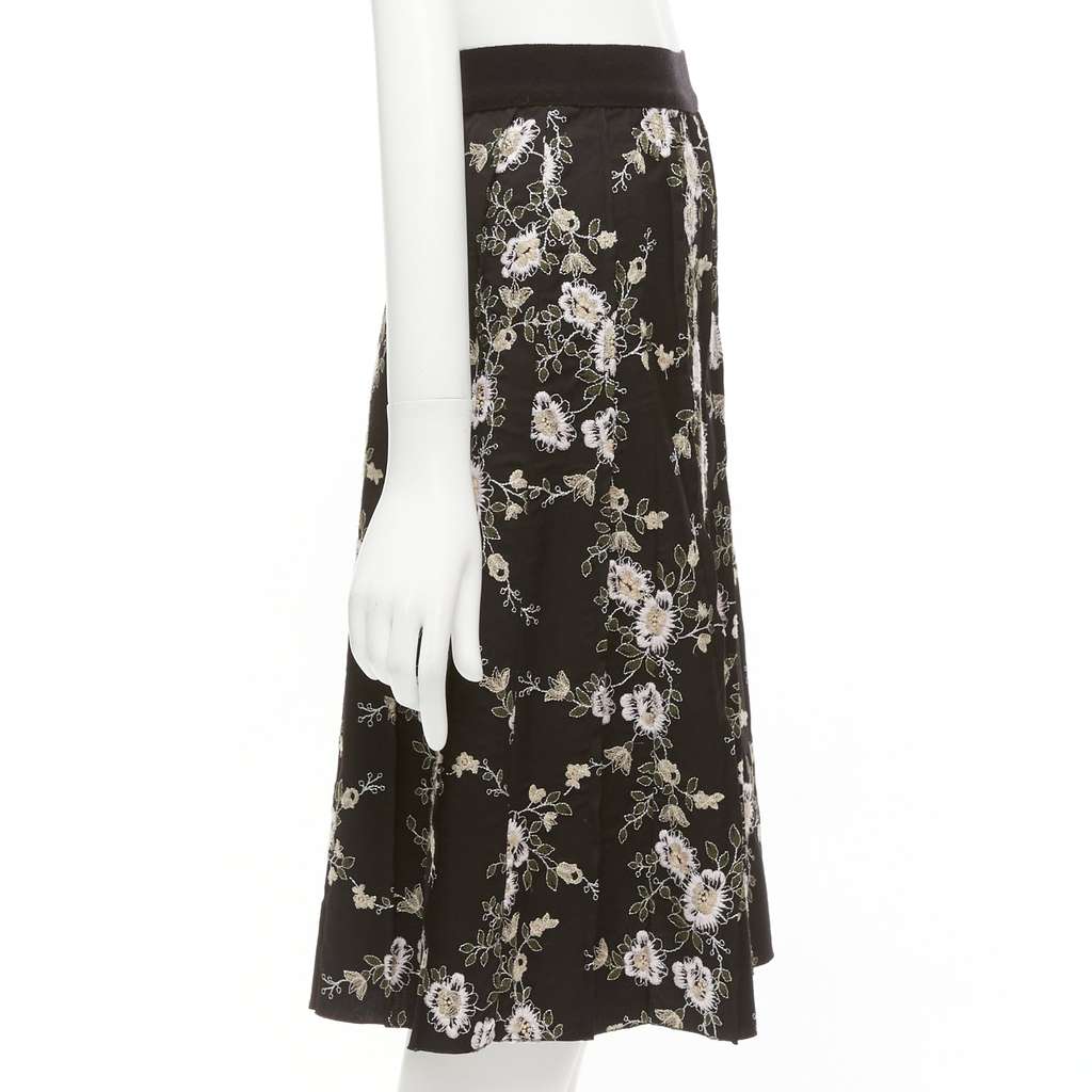 Giambattista Valli Floral Wool Skirt Black Wool Never worn - Model View