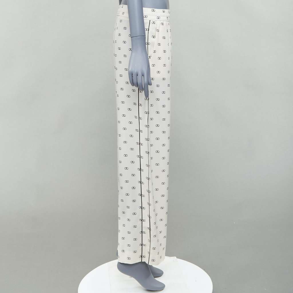 Valentino Garavani Trim Waist Pants Beige Silk Never worn - Model View