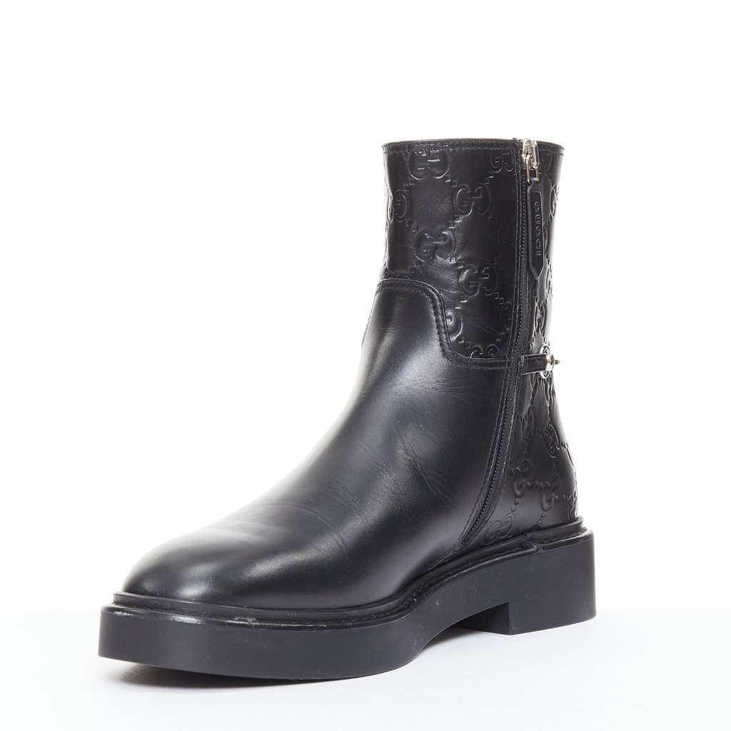 Gucci P00963900 Black Leather Very good - Model View