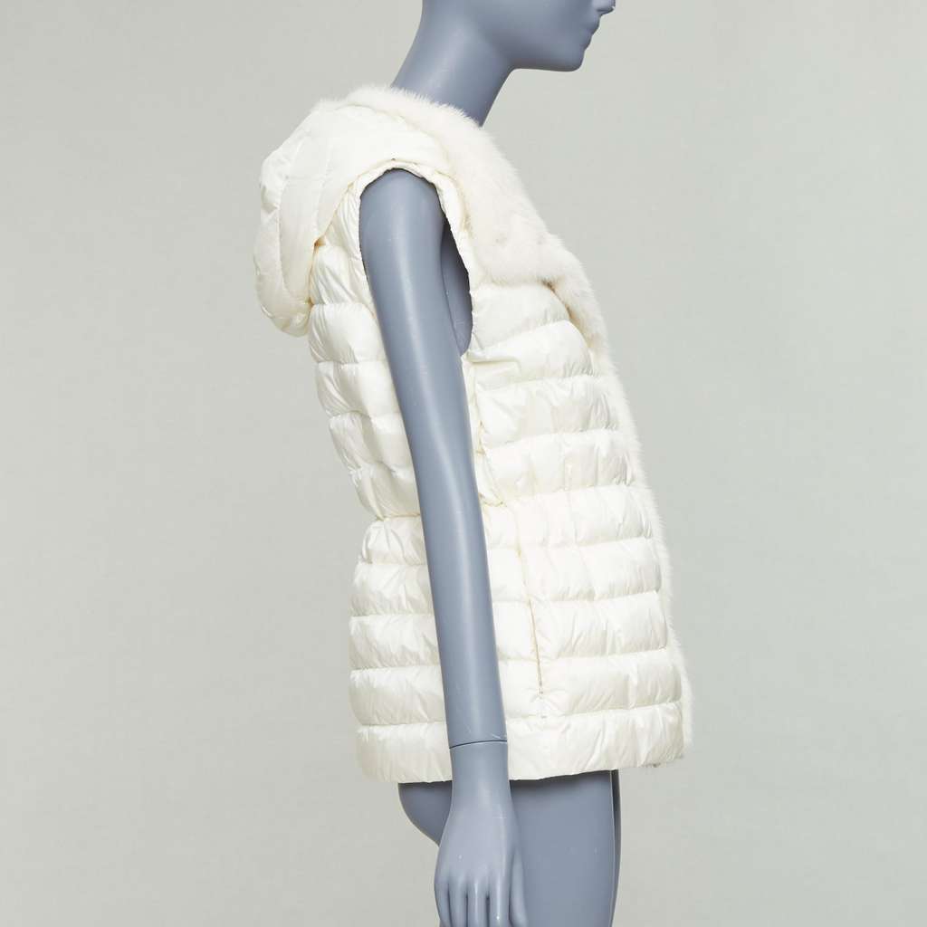 Moncler Beurre Gilet Ecru Very good - Model View