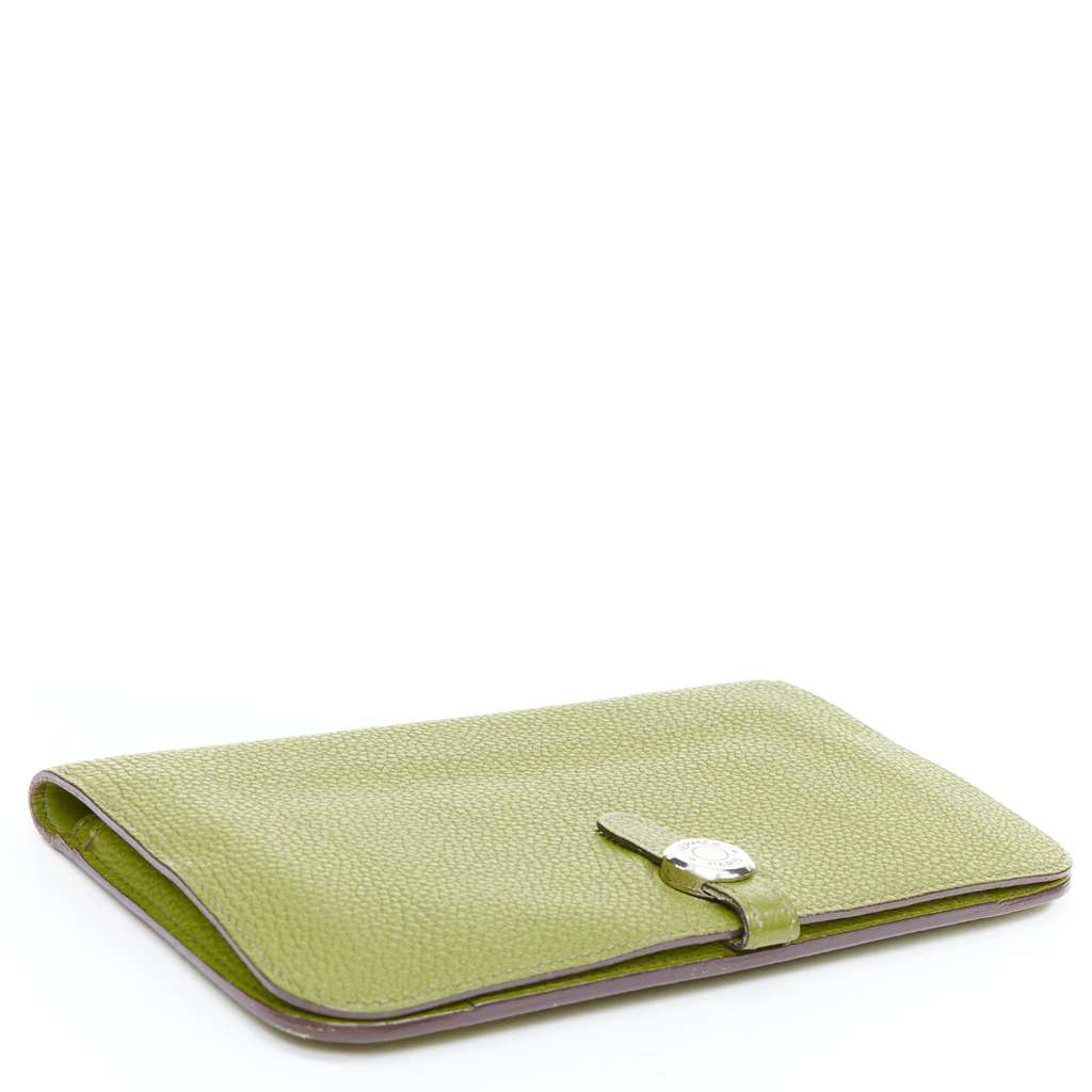 Hermès Dugon Duo Green Leather Good - Model View
