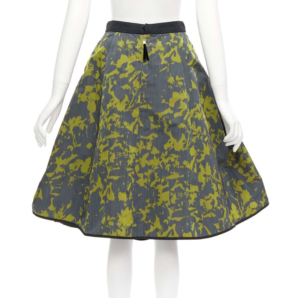 Louis Vuitton Floral Velvet Skirt Green Never worn - Box View