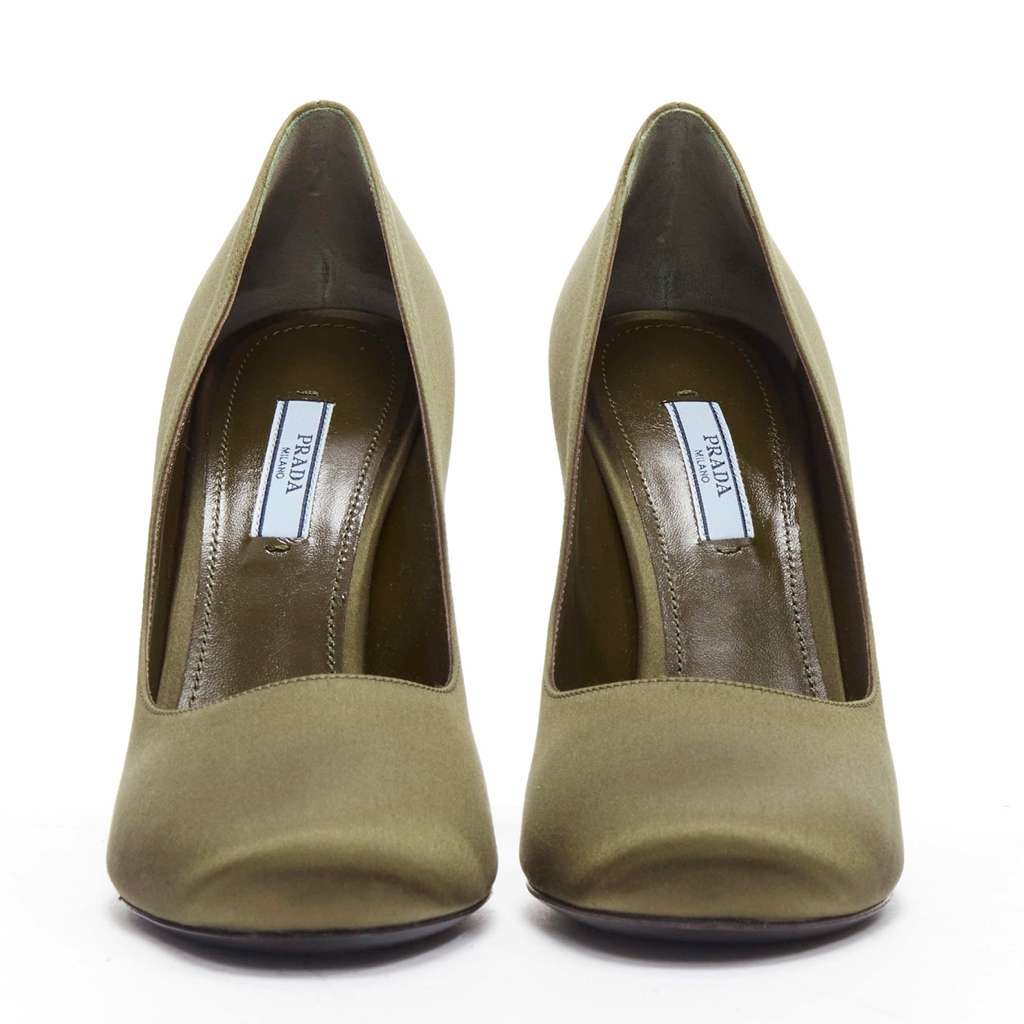 Prada Silk Gold Heels Green Polyester Never worn - Model View