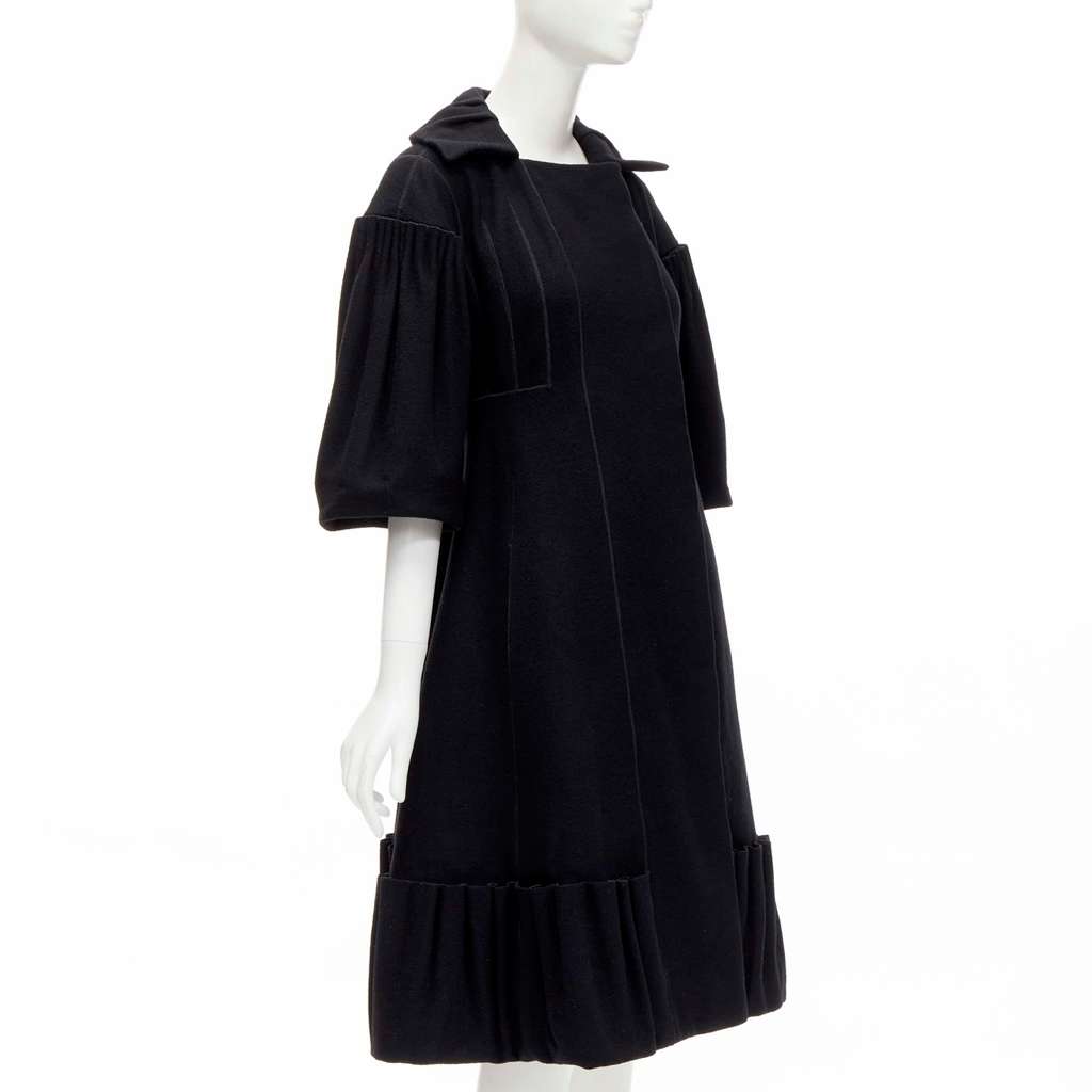 Louis Vuitton Black Victorian Coat Black Wool Very good - Model View