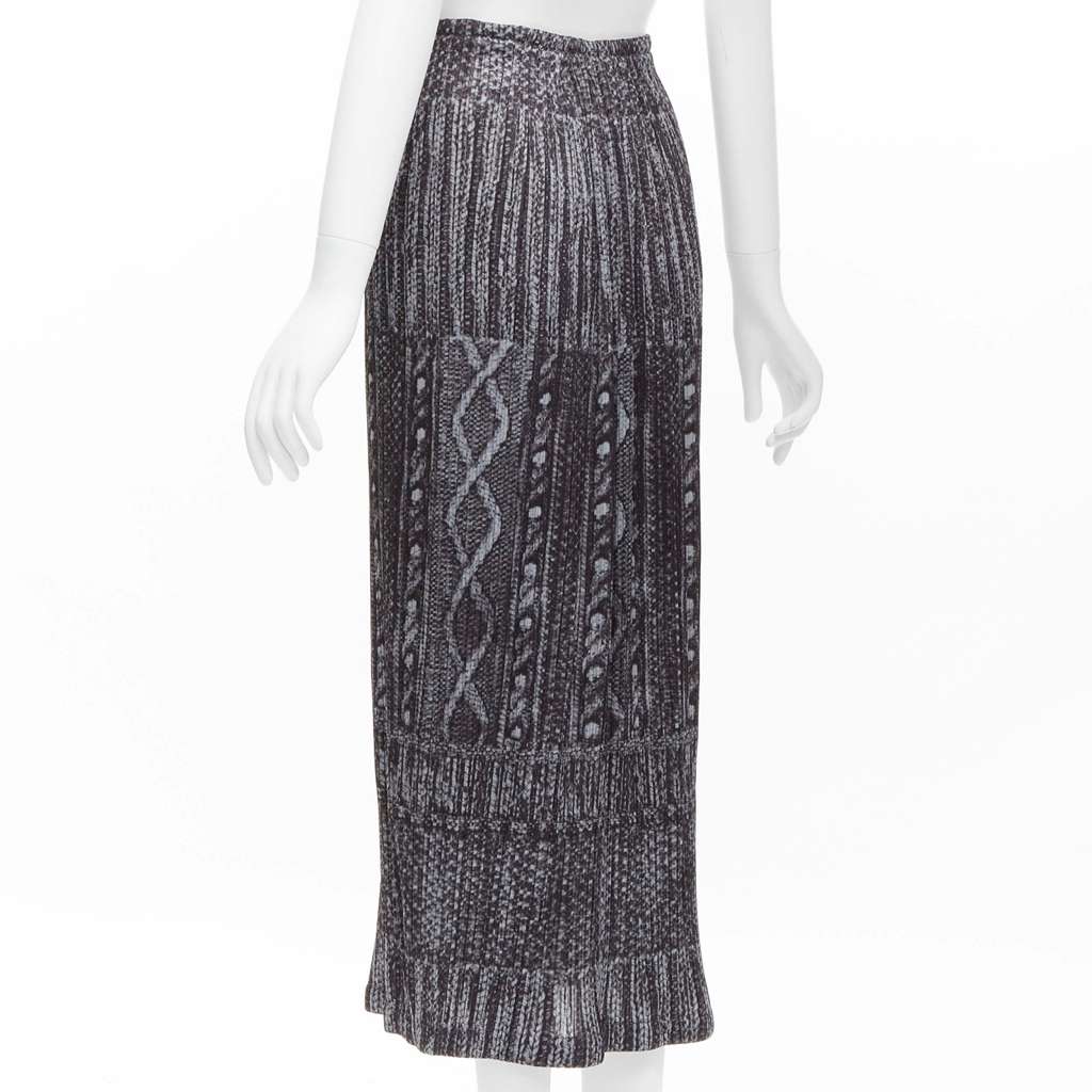 Issey Miyake Cable Knit Skirt Grey Polyester Never worn - Box View