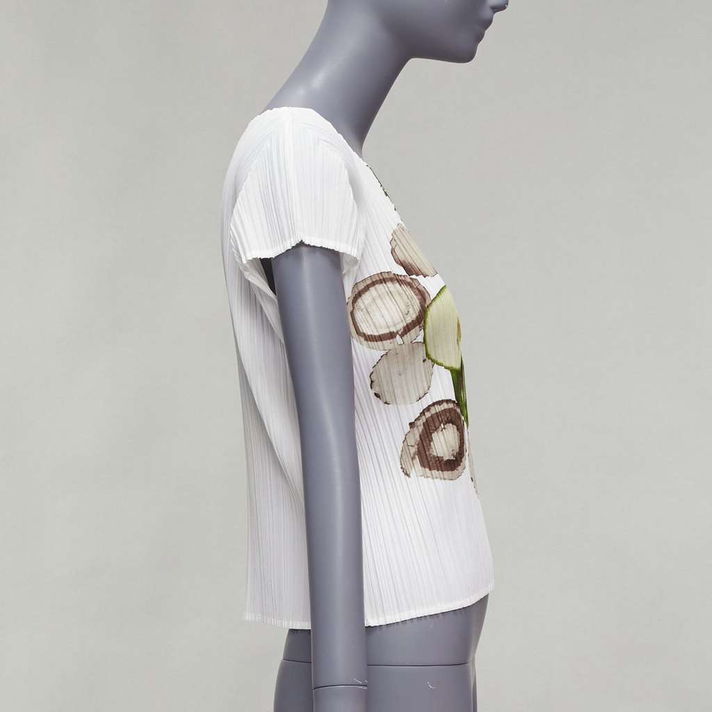 Issey Miyake Cucumber Print Top White Polyester Never worn - Model View