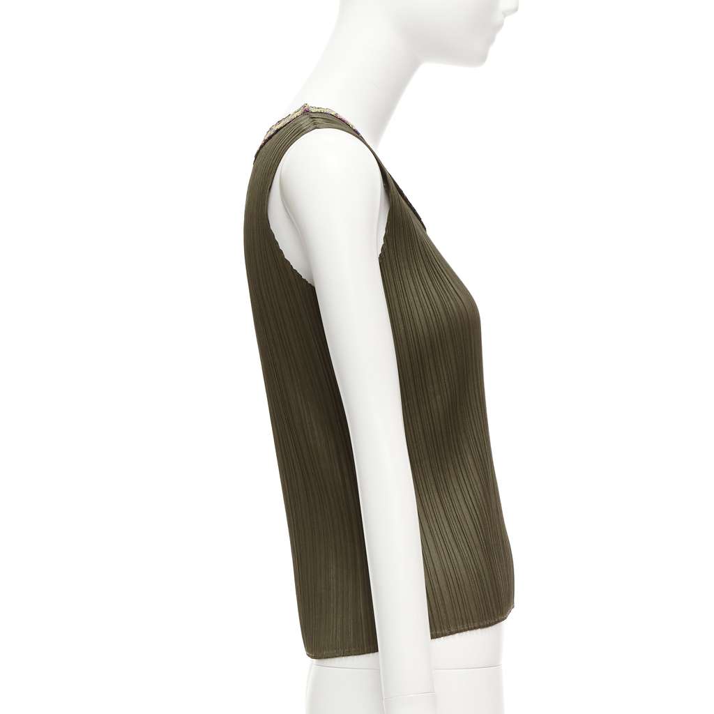 Issey Miyake Embroidery Plisse Vest Khaki Polyester Never worn - Model View