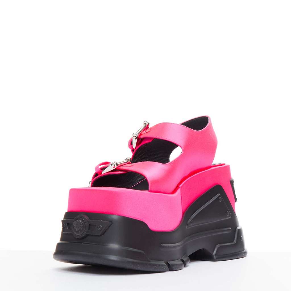 Versace Anthem Pink Sandals Pink Never worn - Model View