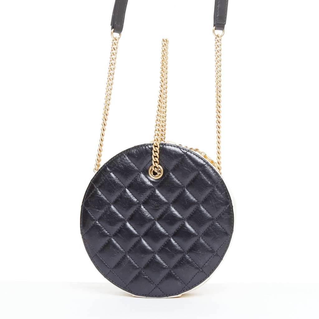 Chanel En Vogue Round Black Leather Very good - Box View