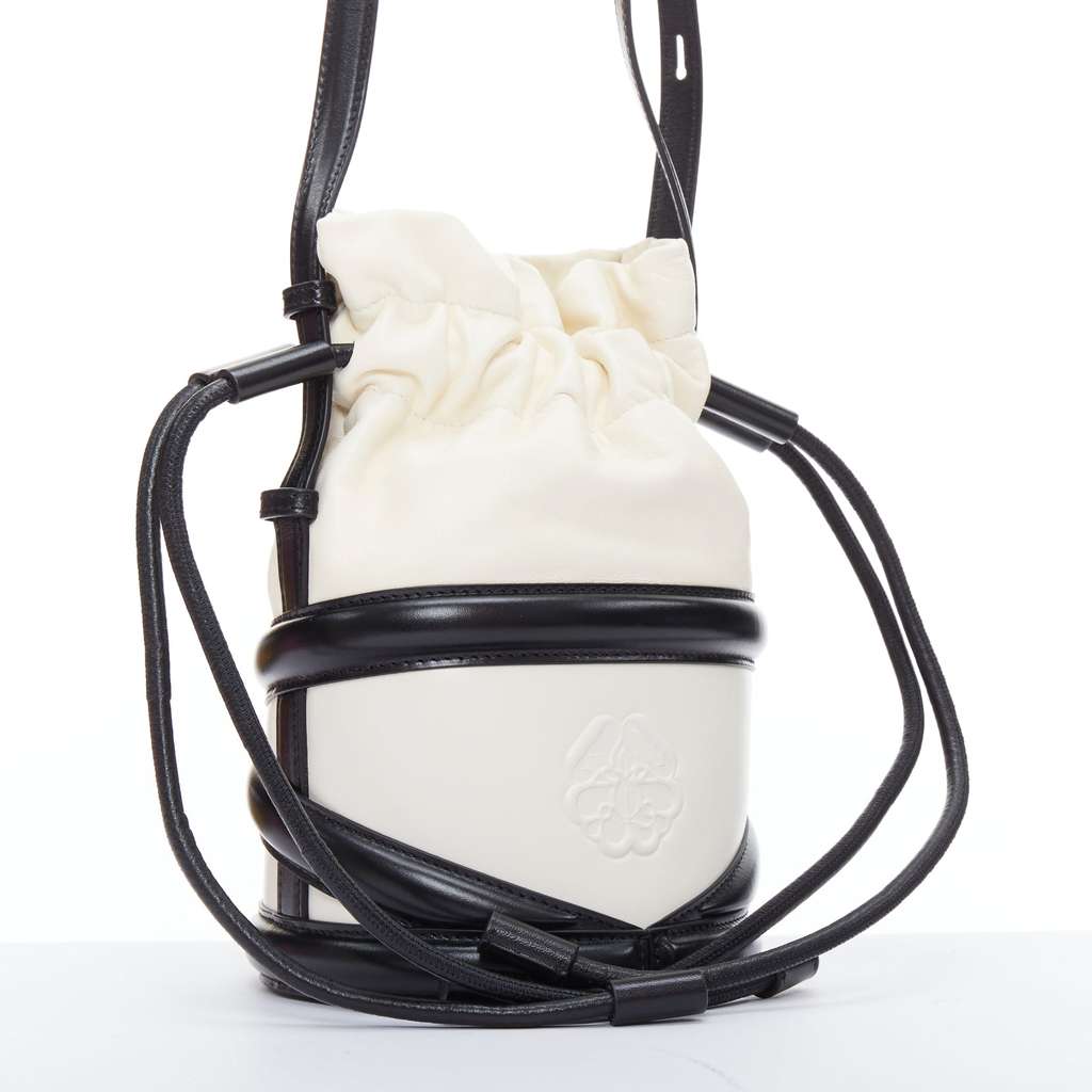 Alexander McQueen Soft Curve Black Leather Very good - Inside View