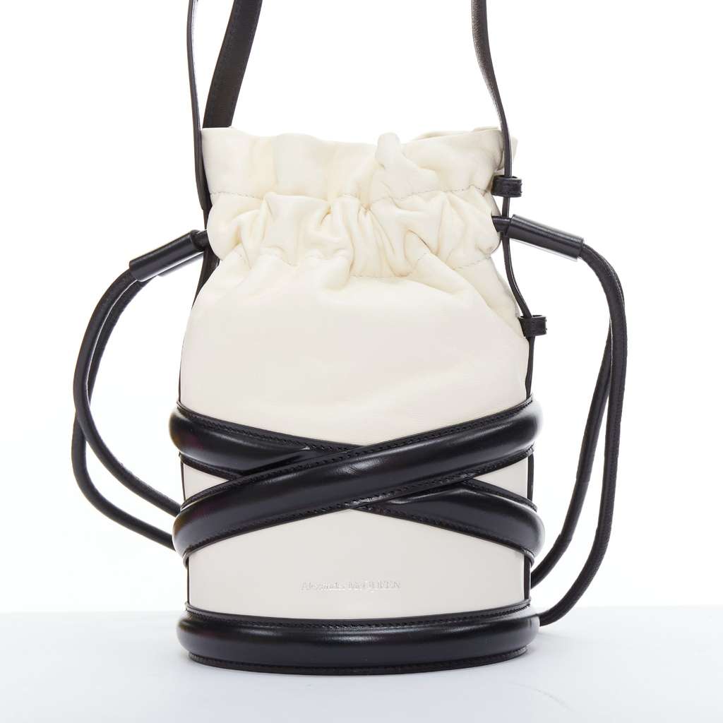Alexander McQueen Soft Curve Black Leather Very good - Box View