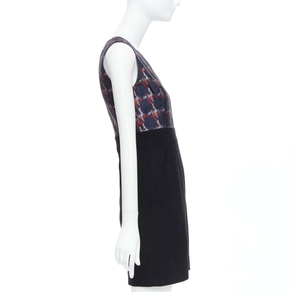 Chanel Houndstooth Shift Dress Black Wool Never worn - Model View