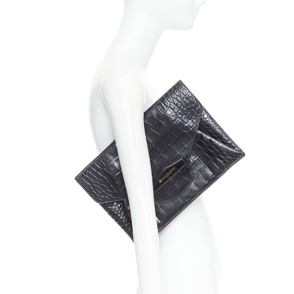 Givenchy Antigona Black Leather Very good condition - Back View