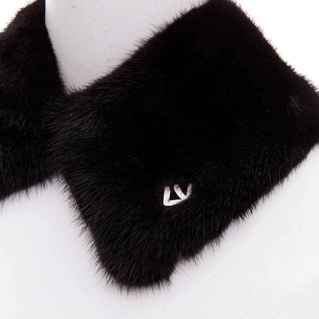 Louis Vuitton Mink Logo Scarf Brown Fur Very good condition - Back View