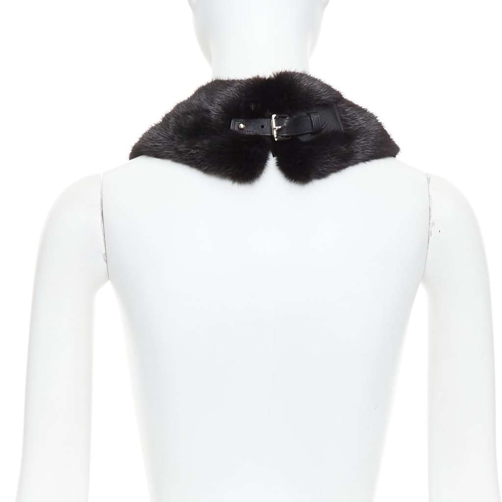 Louis Vuitton Mink Logo Scarf Brown Fur Very good condition - Box View
