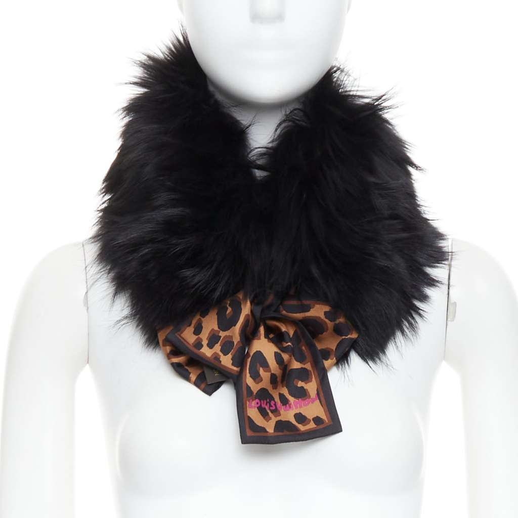 Louis Vuitton Graffiti Collar Scarf Black Fur Very good - Front View