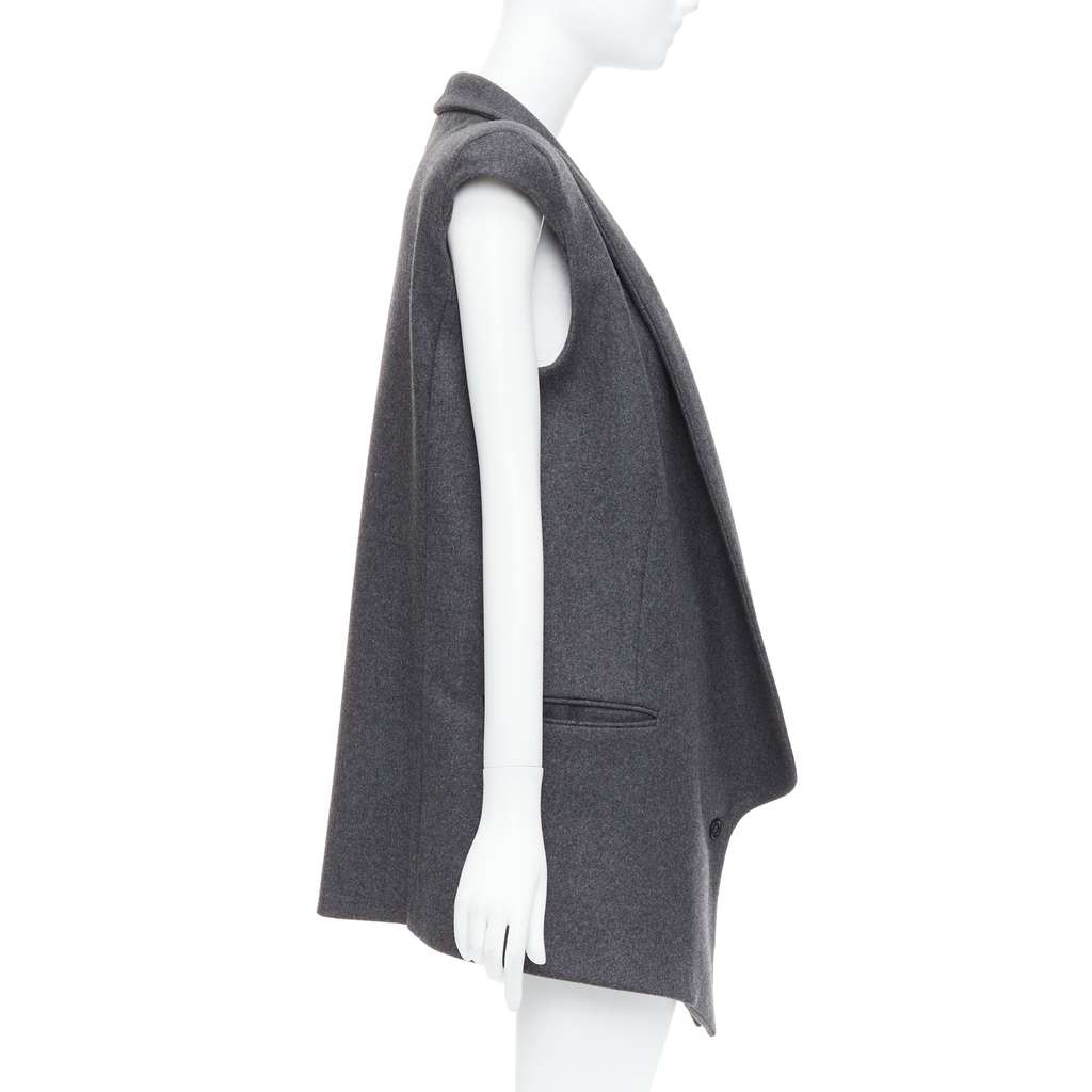 Unsigned Grey Sleeveless Vest Coat Grey Wool Never worn - Model View