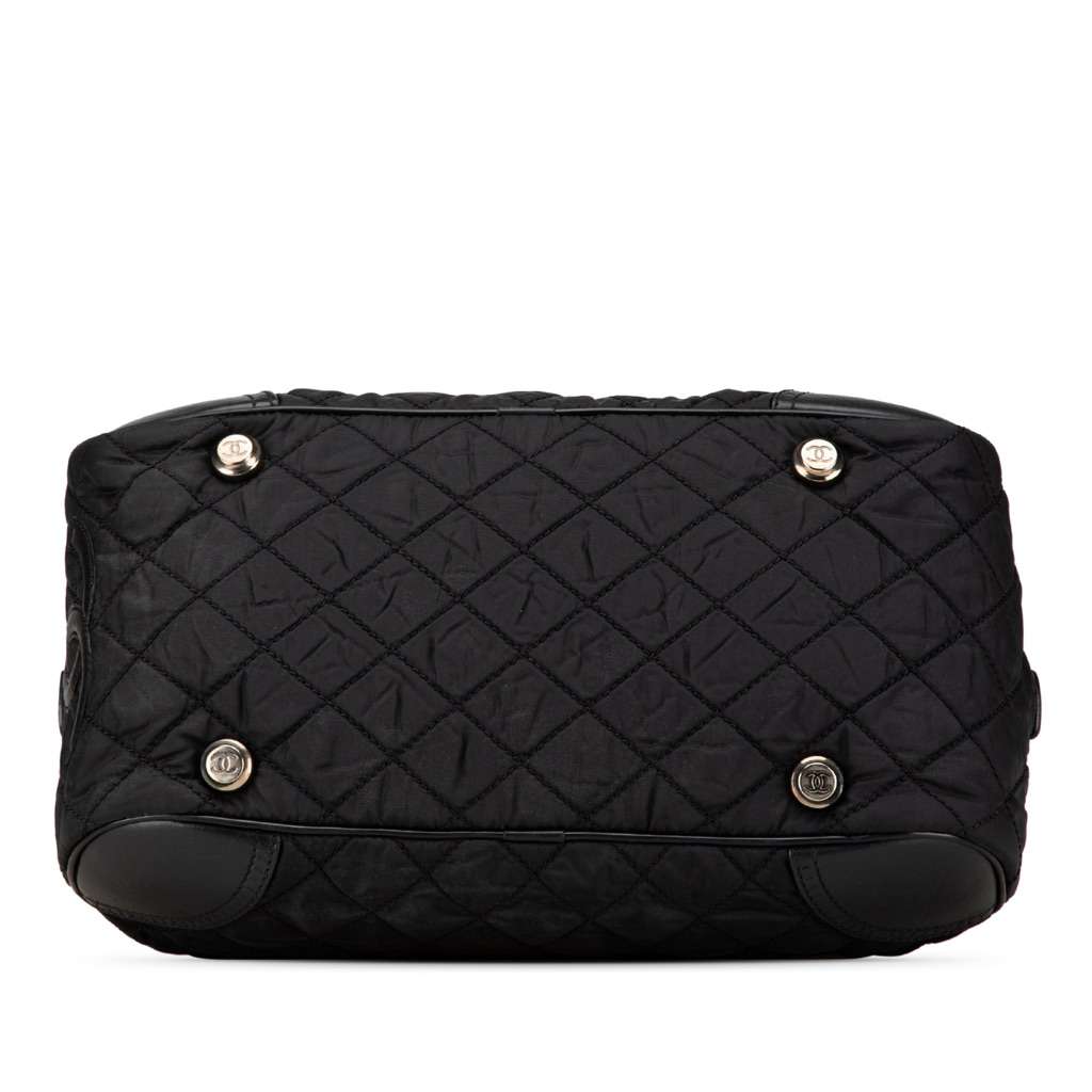 Chanel Paris New York Quilted Nylon Duffle Handbag Black Very good - Inside View