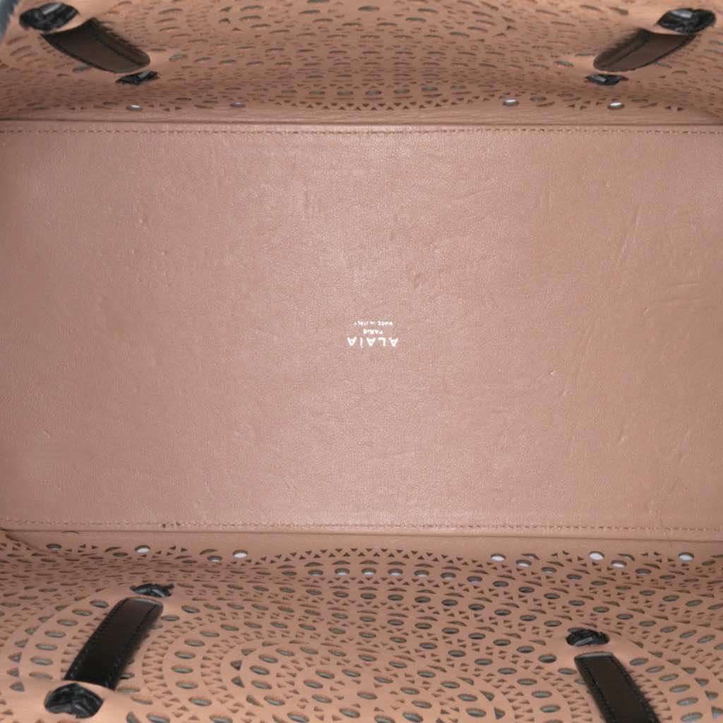 Alaïa Vienne Calfskin Laser Cut Mina 32 Black Leather Good condition - Box View