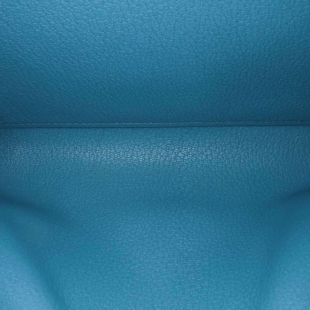 Hermès Tadelakt Medor Clutch 23 Blue Leather Good condition - Model View