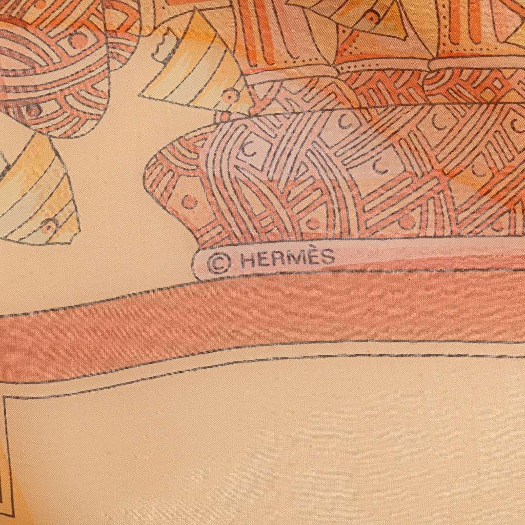 Hermès Recontre Oceane Chiffon Silk Scarf Brown Silk Very good condition - Model View