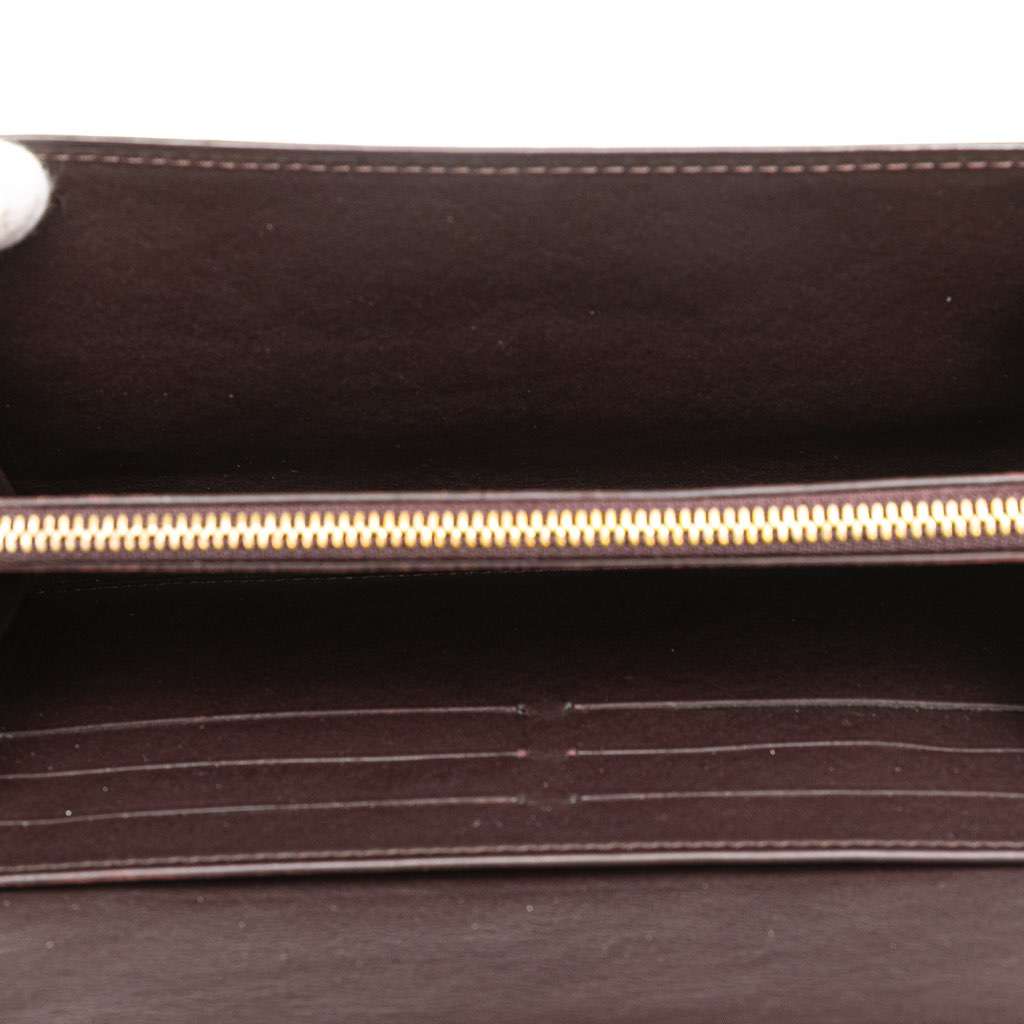 Louis Vuitton Monogram Vernis Sarah Wallet Purple Leather Good condition - Model View