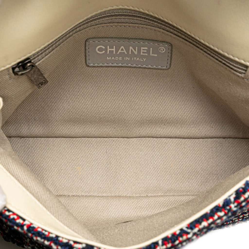 Chanel Mini Rectangular Tweed Single Flap Blue Tweed Very good - Model View