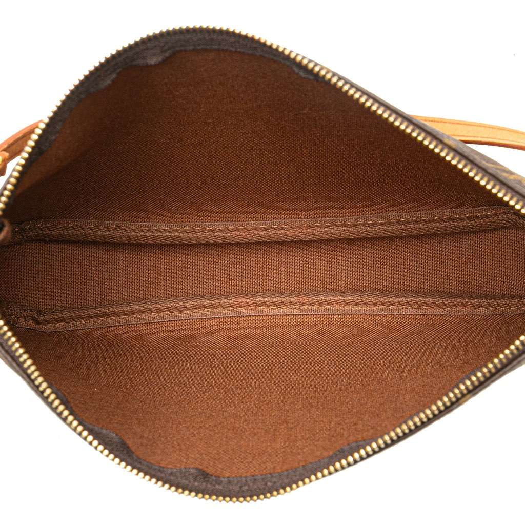 Louis Vuitton Monogram Pochette Accessoires Brown Canvas Good condition - Model View