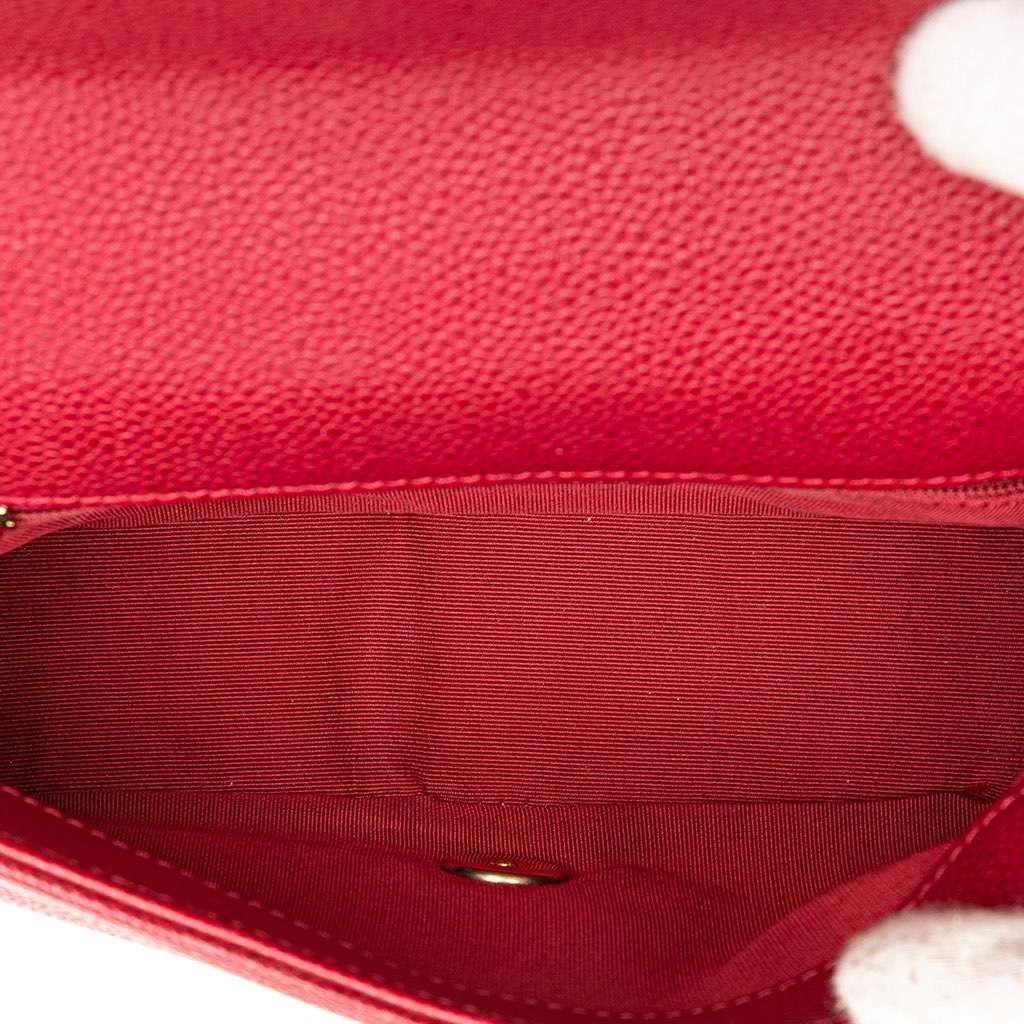 Chanel Mini Quilted Caviar Carry Around Flap Red Leather Very good condition - Model View