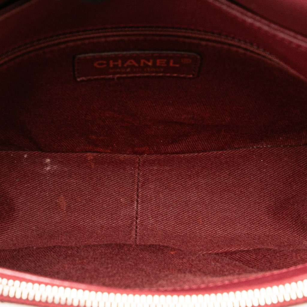 Chanel Medium Calfskin Coco Curve Flap Red Leather Very good - Model View