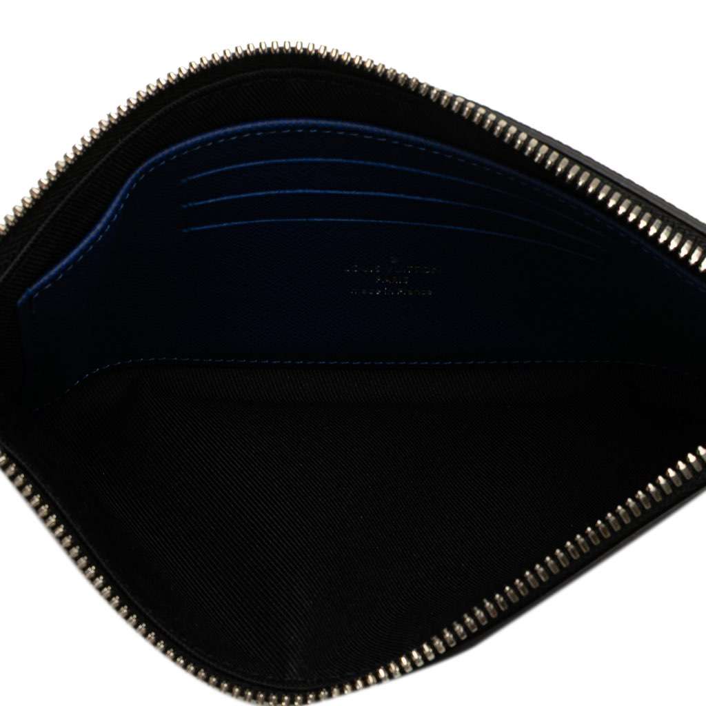 Louis Vuitton Monogram Taigarama Pochette Discovery PM Blue Canvas Good - Model View