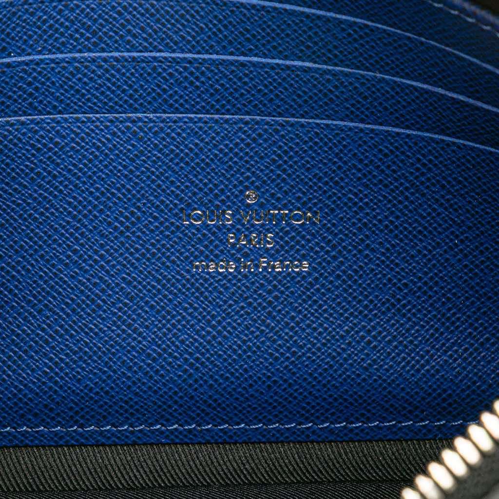 Louis Vuitton Monogram Taigarama Pochette Discovery PM Blue Canvas Good - Box View
