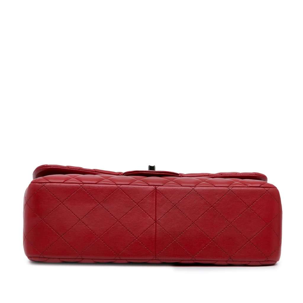 Chanel Jumbo Classic Lambskin Double Flap Red Leather Good condition - Model View