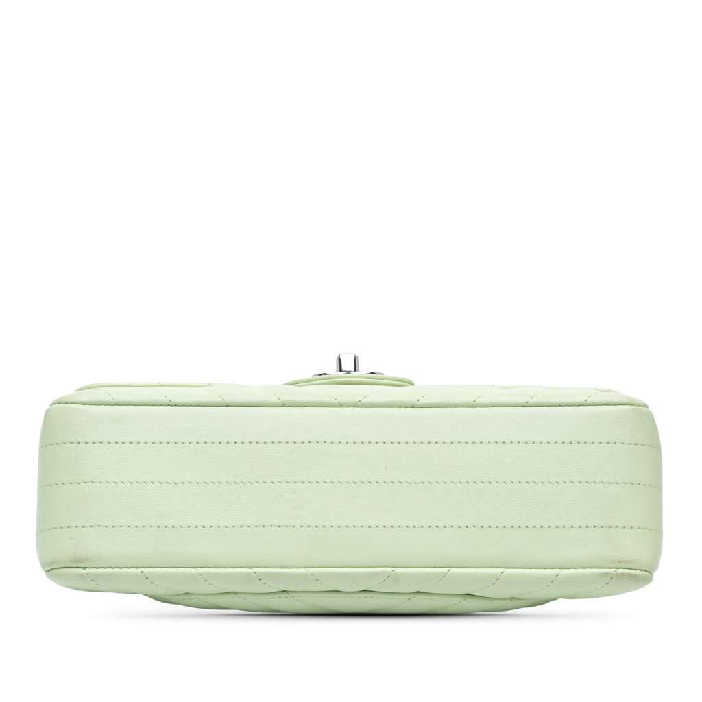 Chanel Small Classic Chevron Lambskin Double Flap Green Leather Very good condition - Inside View