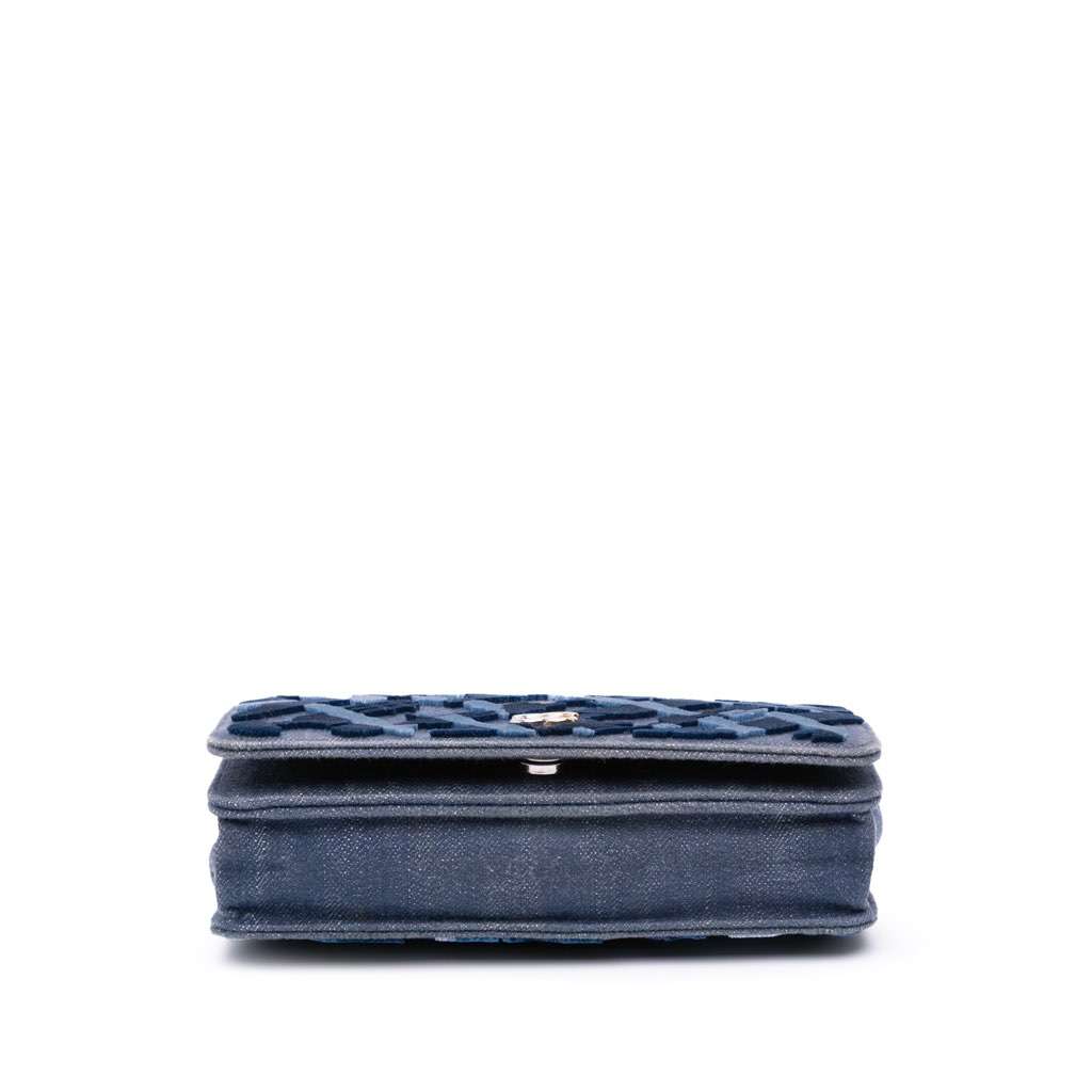 Chanel Denim and Velvet Wallet On Chain Blue Denim Good condition - Inside View