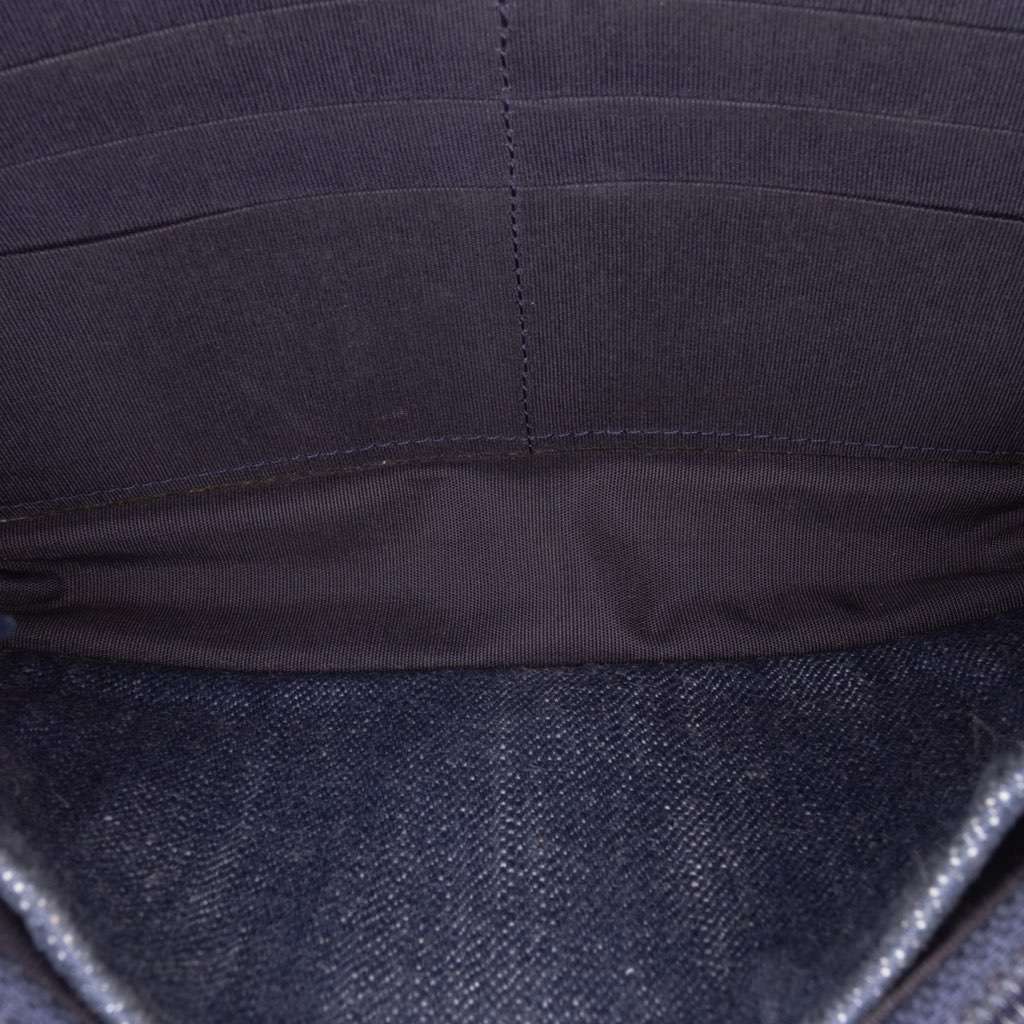Chanel Denim and Velvet Wallet On Chain Blue Denim Good condition - Model View
