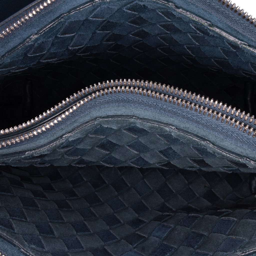 Bottega Veneta Leather Intrecciato Duo Crossbody Blue Leather Good condition - Model View