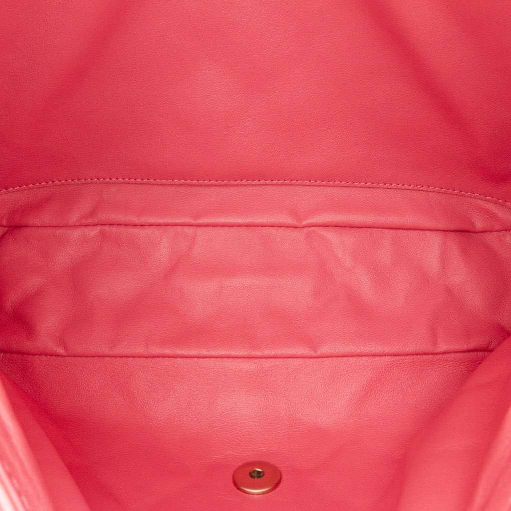 Chanel Medium Quilted Lambskin Precious Jewel Single Flap Pink Leather Good condition - Model View