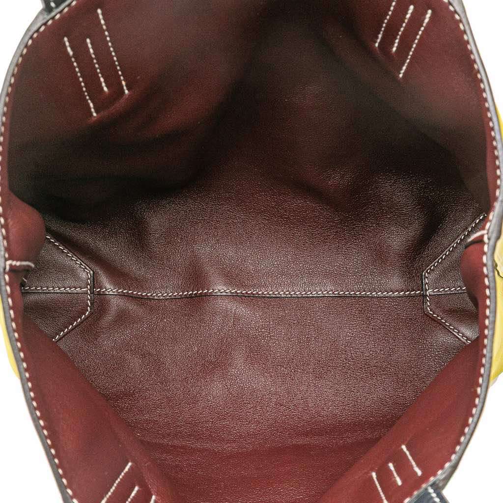 Hermès Swift and Veau Sikkim Double Sens 28 Yellow Leather Good condition - Model View