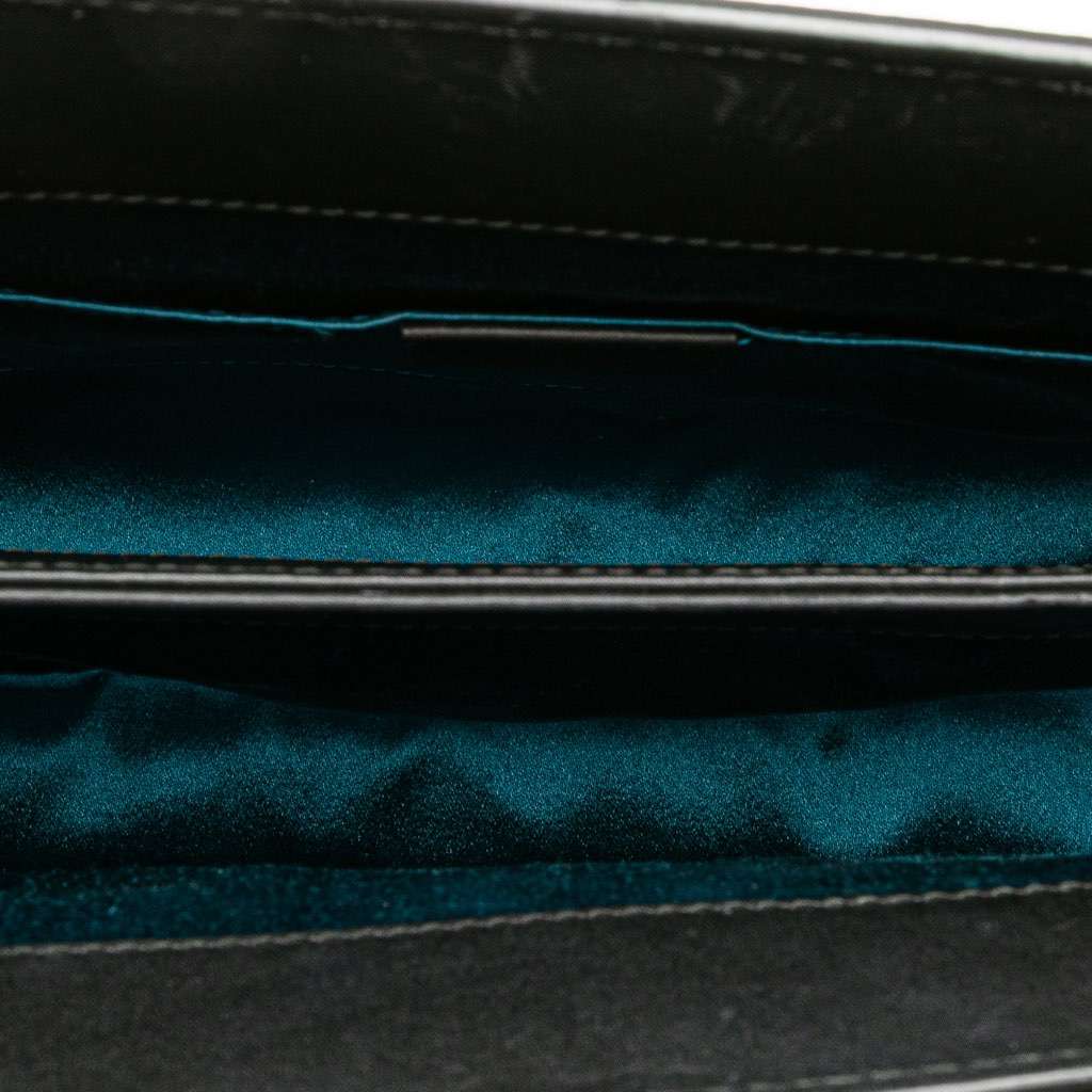 Gucci Small Suede Ophidia Chain Crossbody Green Leather Very good - Model View
