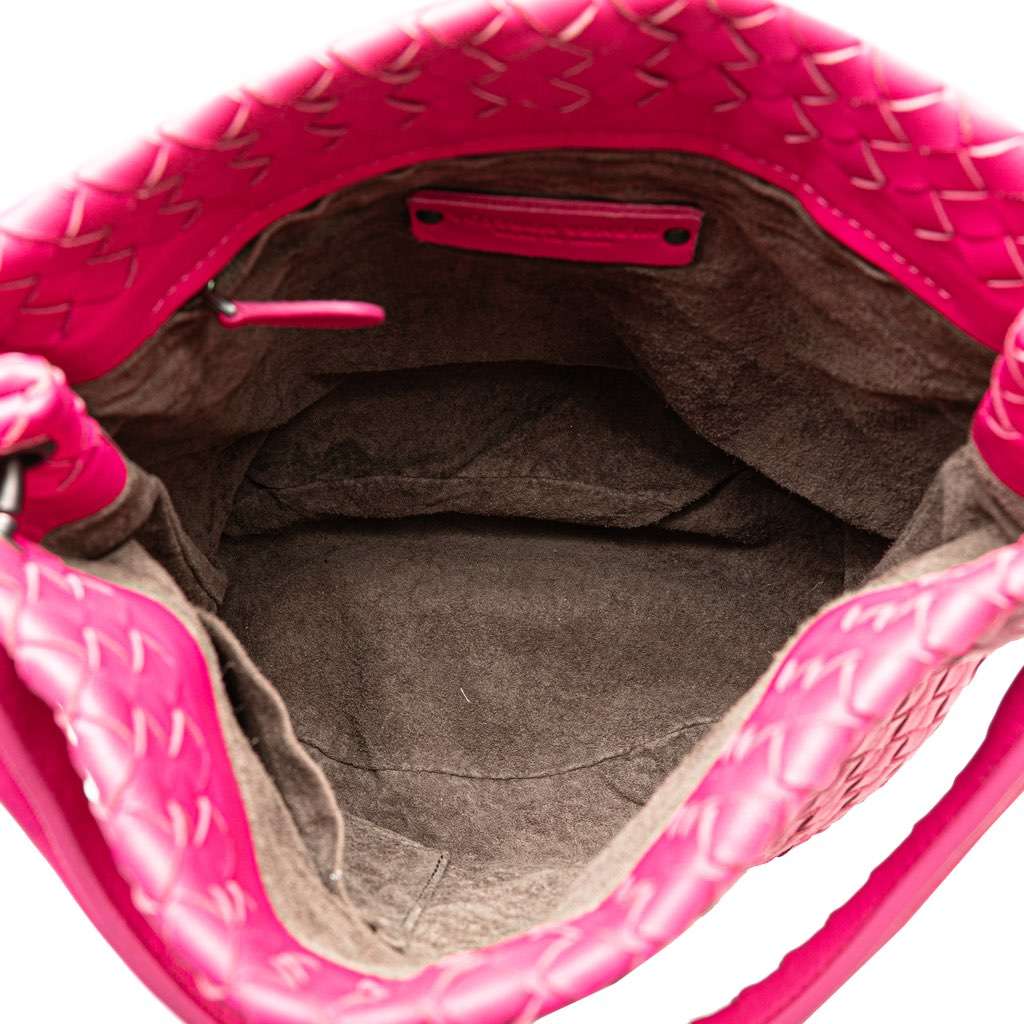 Bottega Veneta Nappa Intrecciato Bucket Bag Pink Leather Good condition - Model View