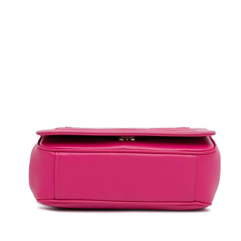 Chanel Lambskin CC Mania Flap Pink Leather Good condition - Model View