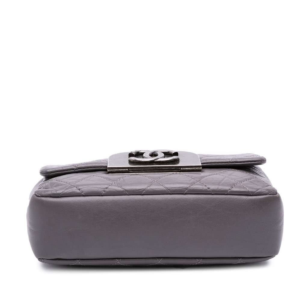 Chanel Quilted Aged Calfskin CC Square Flap Purple Leather Very good - Inside View