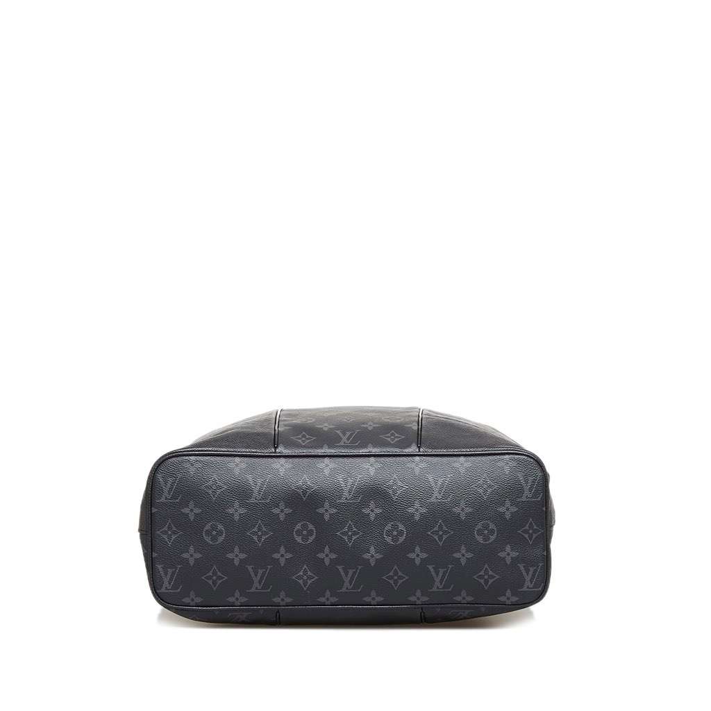 Louis Vuitton Taigarama Outdoor Tote Black Leather Very good - Model View