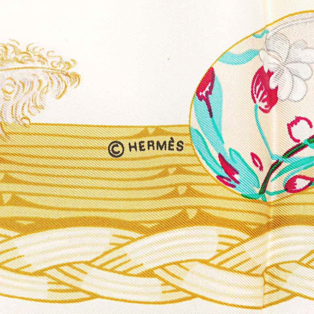 Hermès Couvee D'Hermes Silk Scarf White Silk Good condition - Inside View