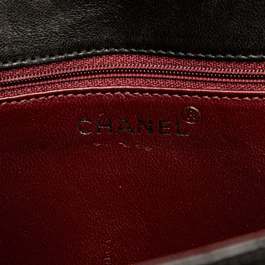 Chanel CC Quilted Lambskin Chain Flap Black Leather Very good - Box View