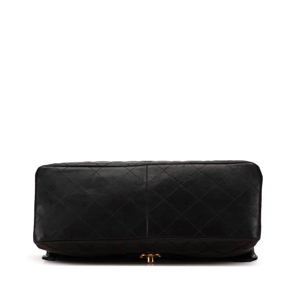 Chanel Jumbo Lambskin Double Sided Flap Black Leather Good condition - Model View
